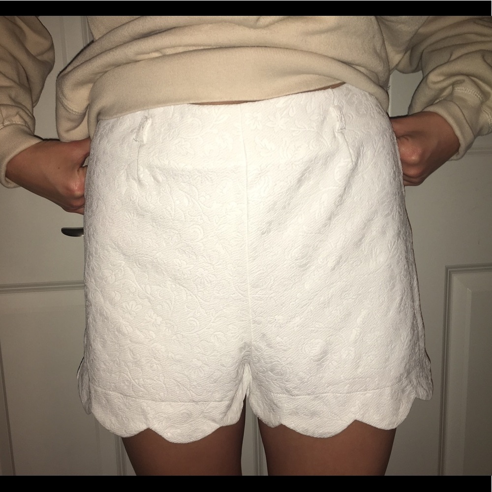 High waisted white shorts!!